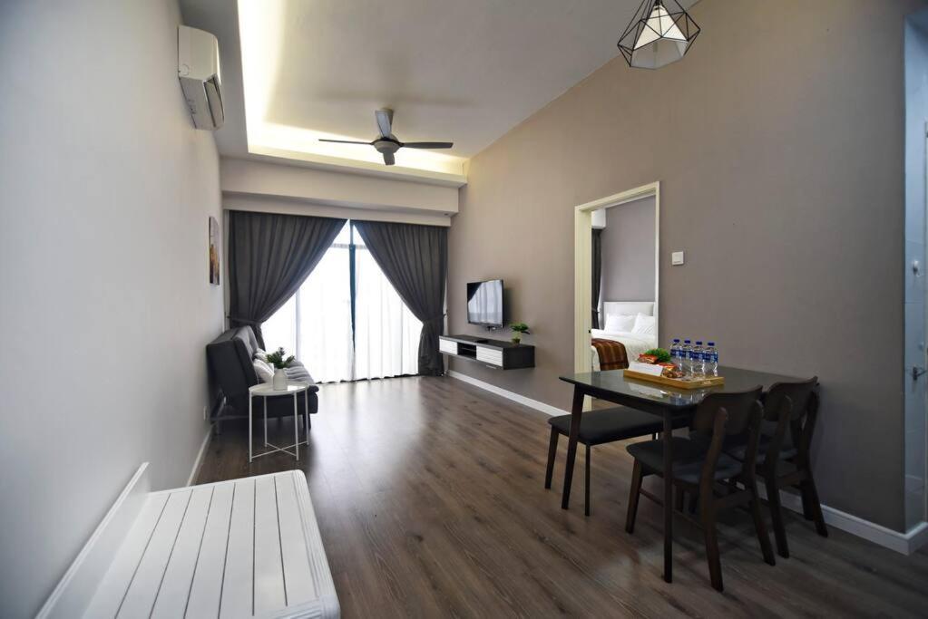 Instay Costa Mahkota Next To Mahkota Parade Malacca Exterior photo